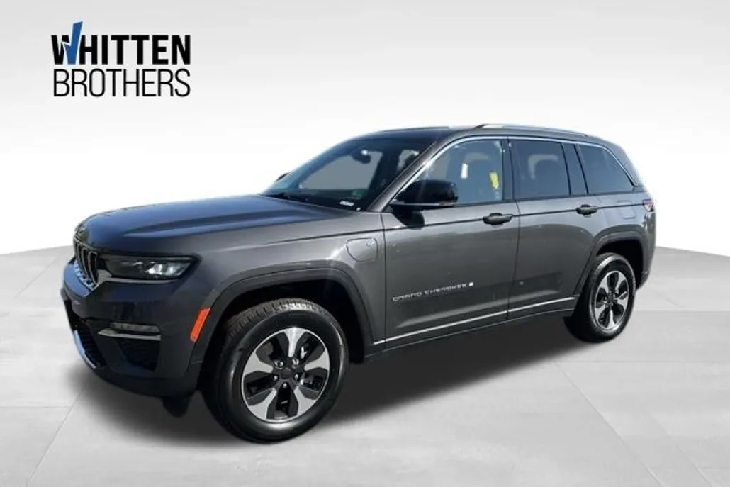 2023 Jeep Cherokee 4xe photo 1