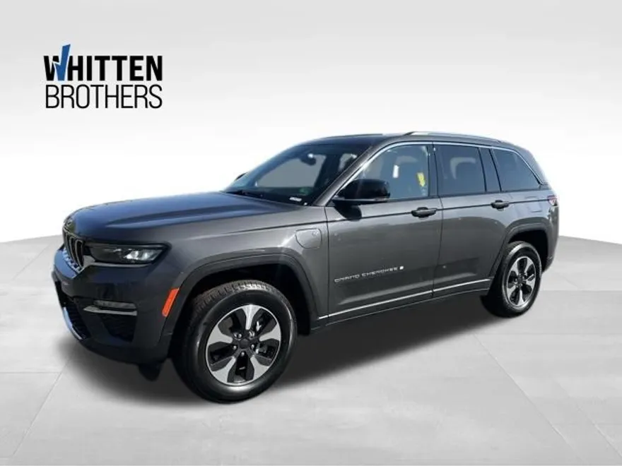 2023 Jeep Cherokee 4xe photo 1