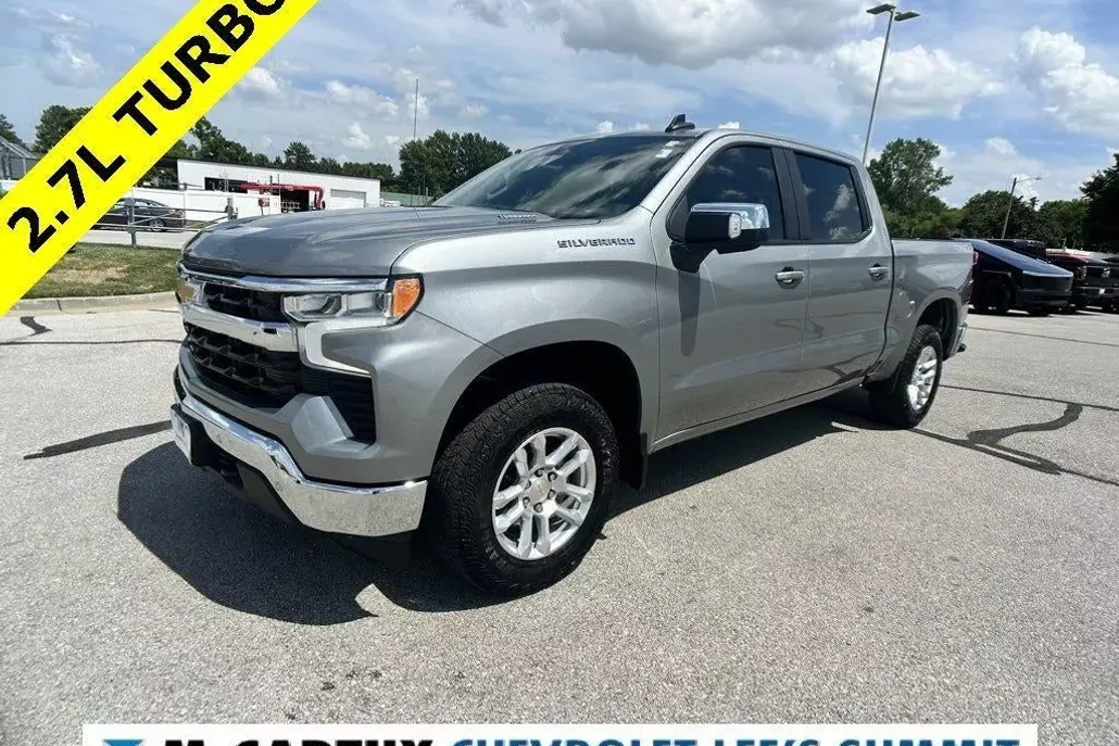2025 Chevrolet Silverado 1500 LT photo 1