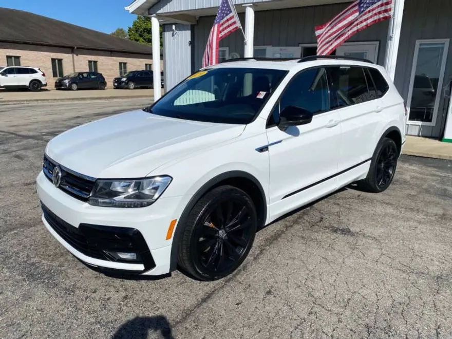 2020 Volkswagen Tiguan SE R-Line Black Sport photo 1
