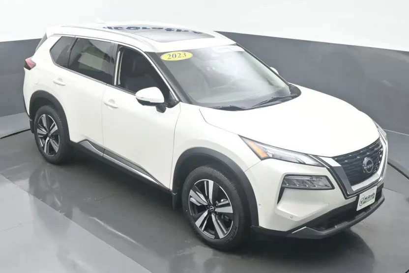 2023 Nissan Rogue SL photo 1
