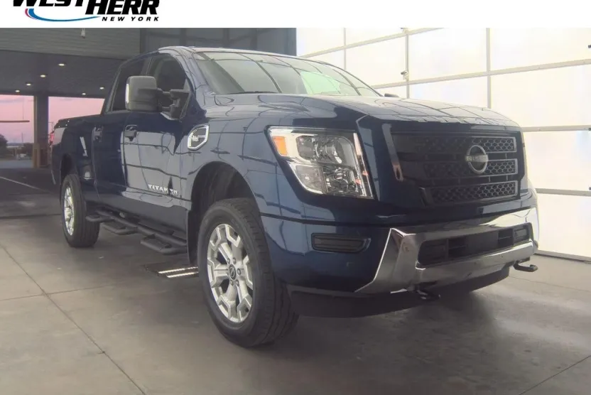 2024 Nissan Titan SV photo 1