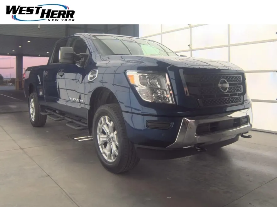 2024 Nissan Titan SV photo 1