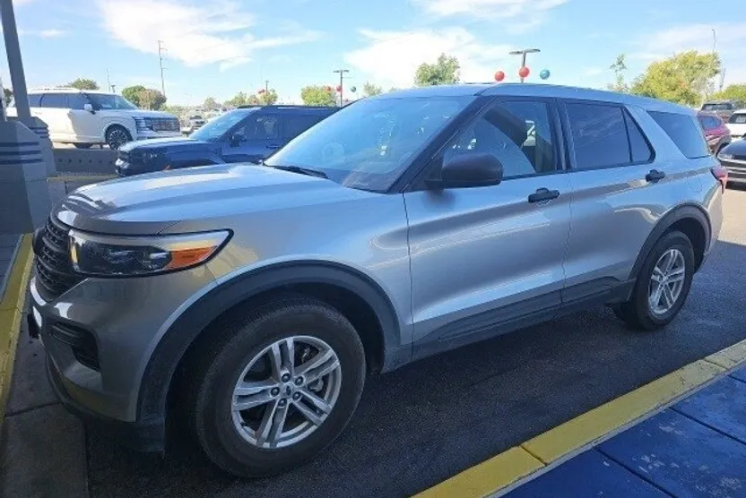 2022 Ford Explorer Base photo 1