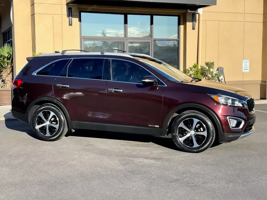 2016 Kia Sorento EX photo 1