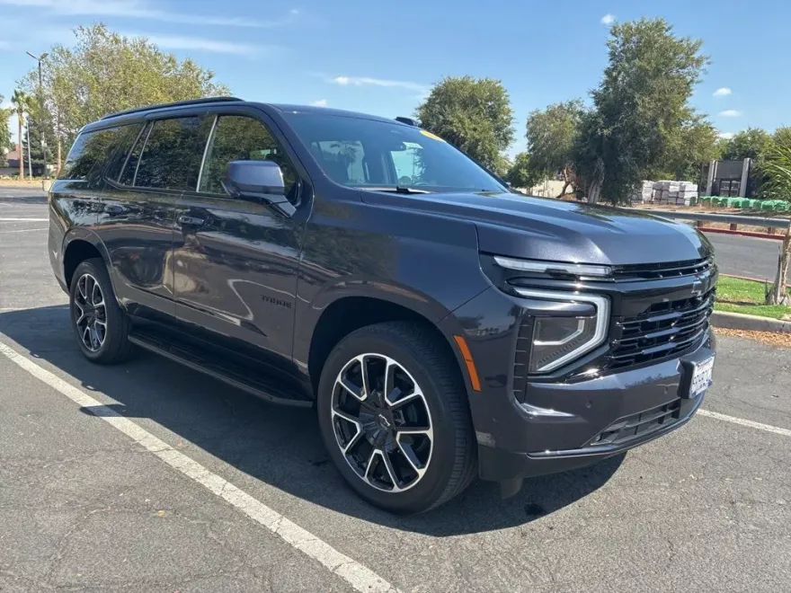 2025 Chevrolet Tahoe RST photo 1