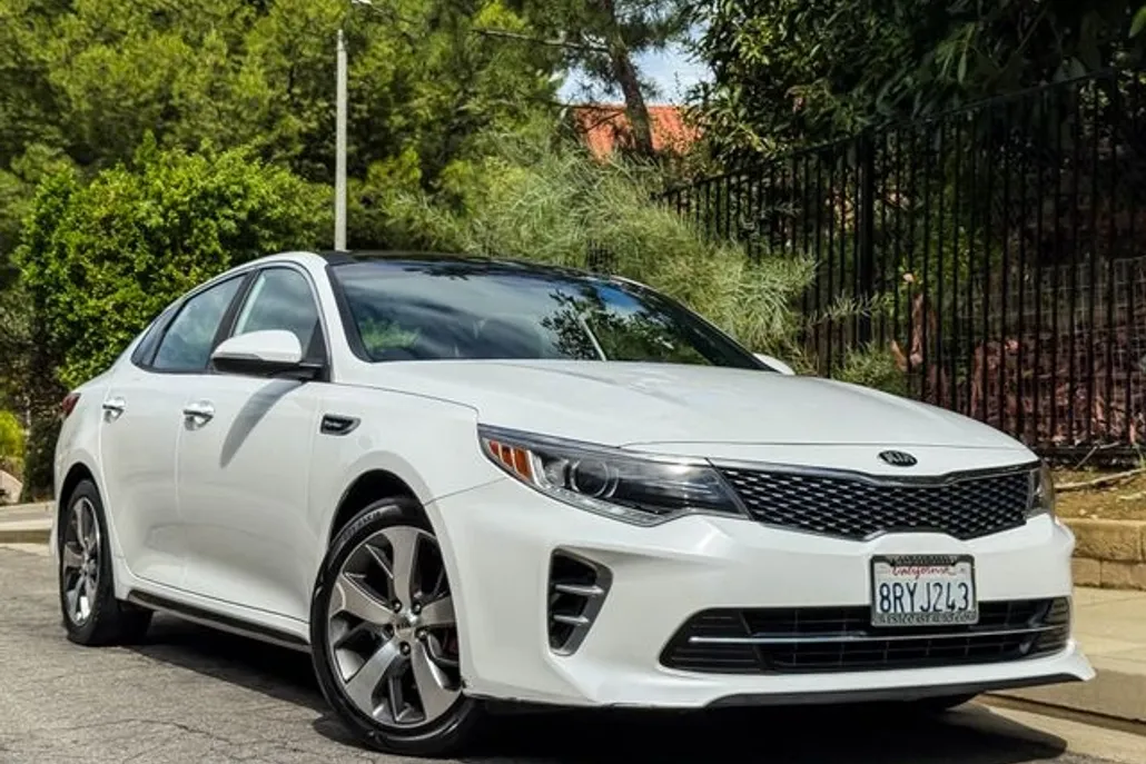 2016 Kia Optima SX Turbo photo 1