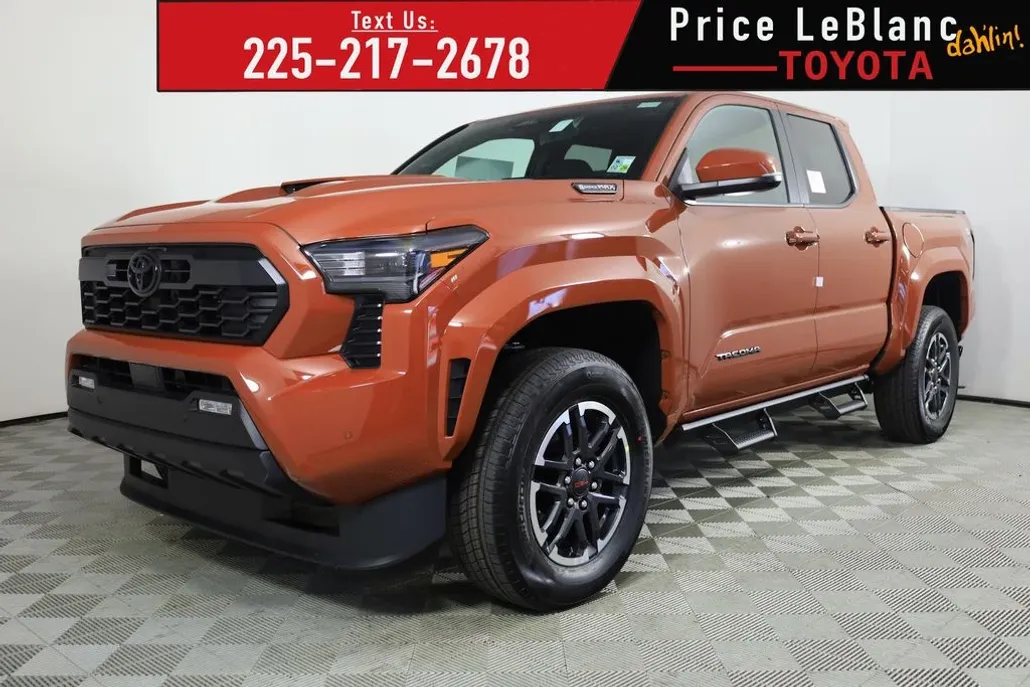 2025 Toyota Tacoma TRD Sport photo 1