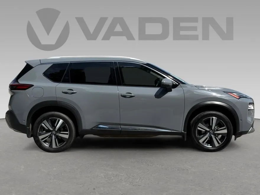 2023 Nissan Rogue Platinum photo 1