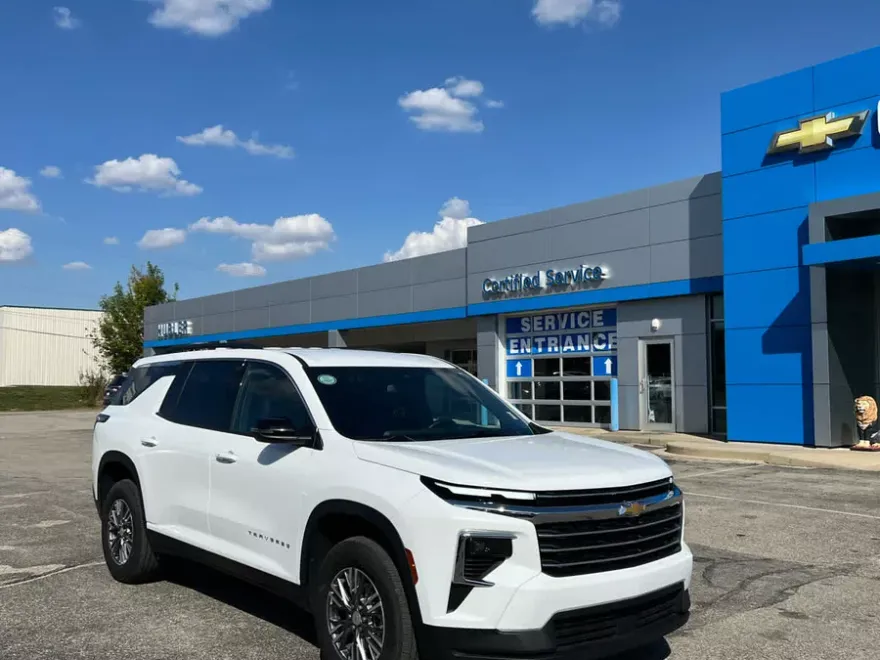 2025 Chevrolet Traverse photo 1