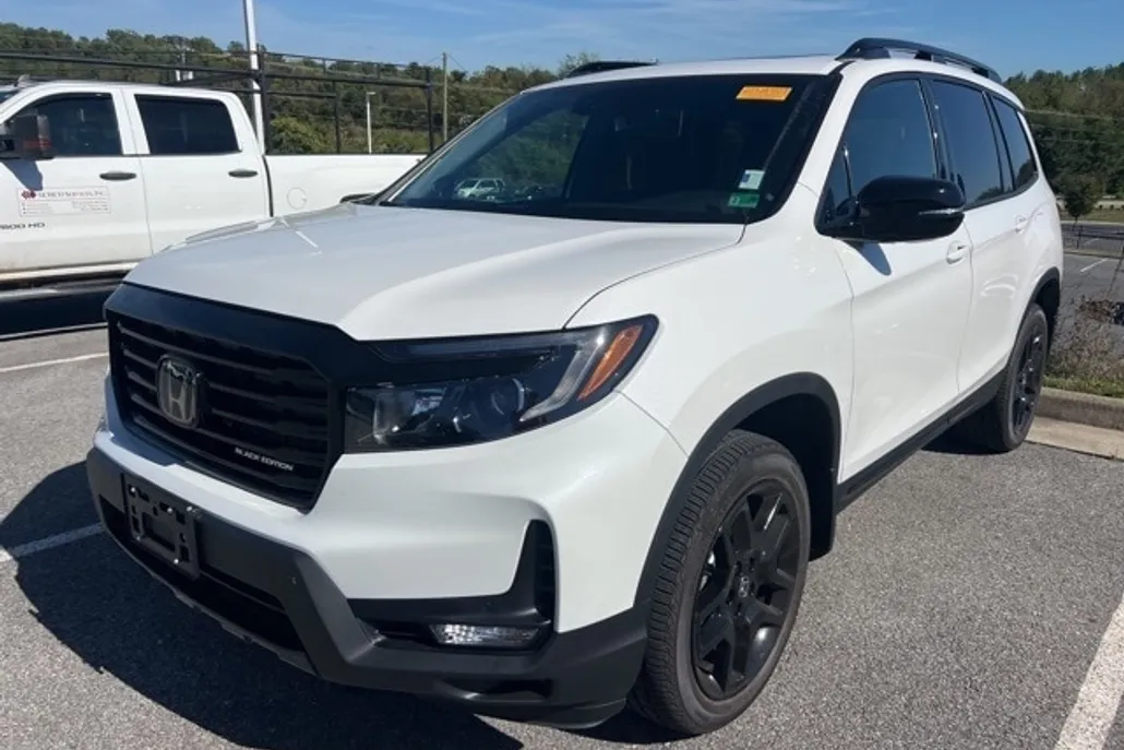 2024 Honda Passport Black Edition photo 1