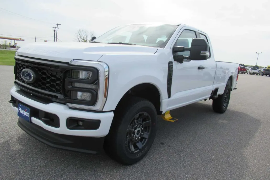 2025 Ford F-350 XL photo 1