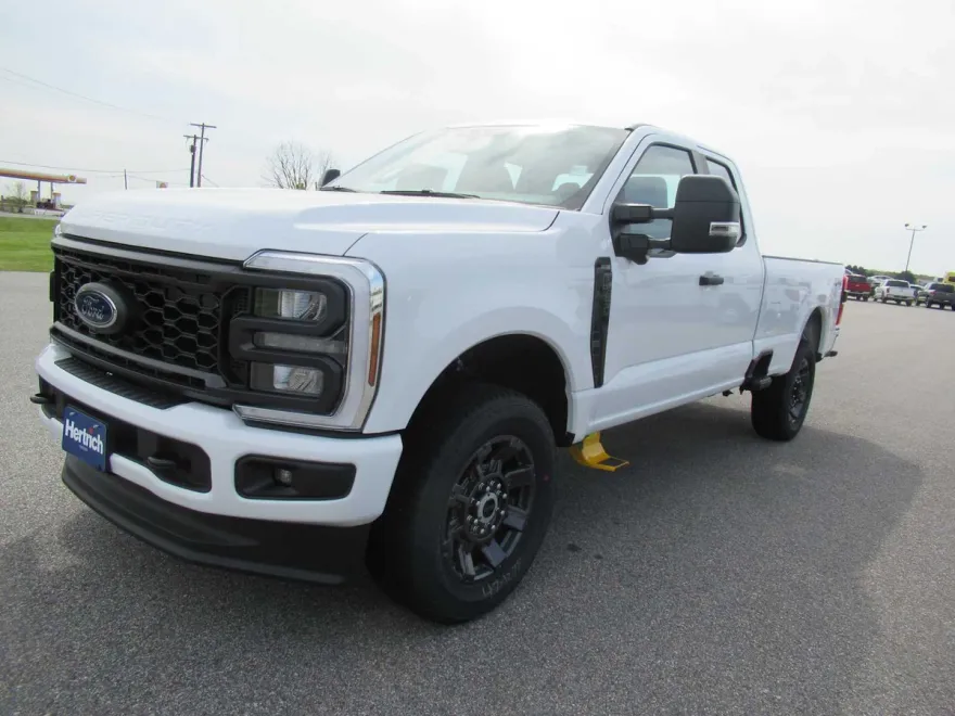 2025 Ford F-350 XL photo 1
