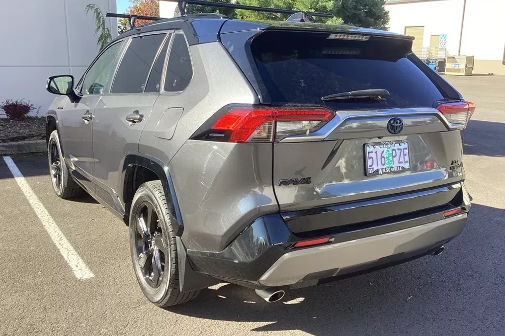 2019 Toyota RAV4 Hybrid XSE photo 1