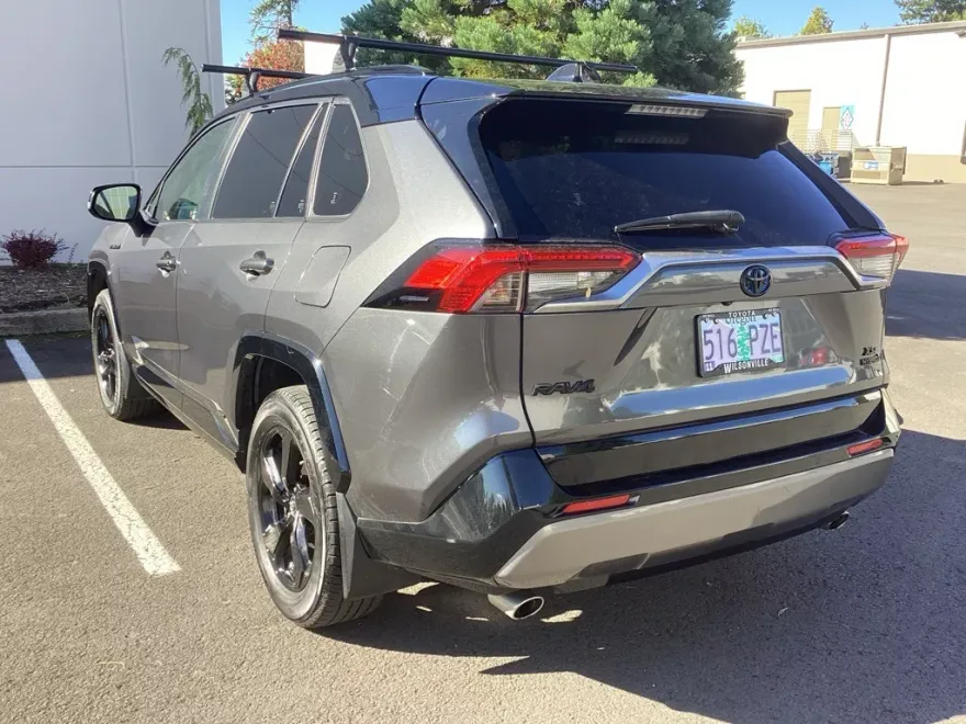 2019 Toyota RAV4 Hybrid XSE photo 1