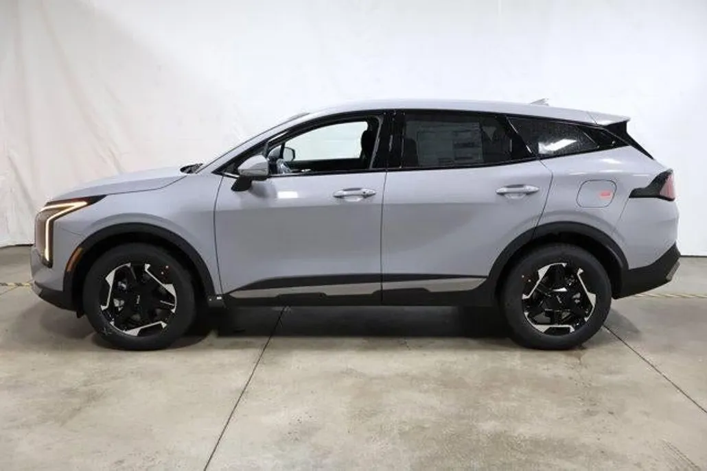 2026 Kia Sportage Hybrid S photo 1