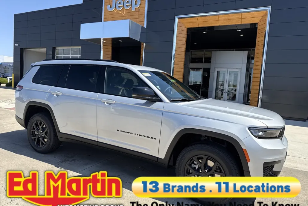 2025 Jeep Grand Cherokee Altitude photo 1