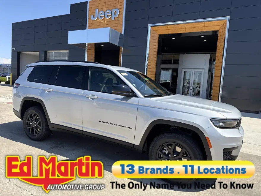 2025 Jeep Grand Cherokee Altitude photo 1