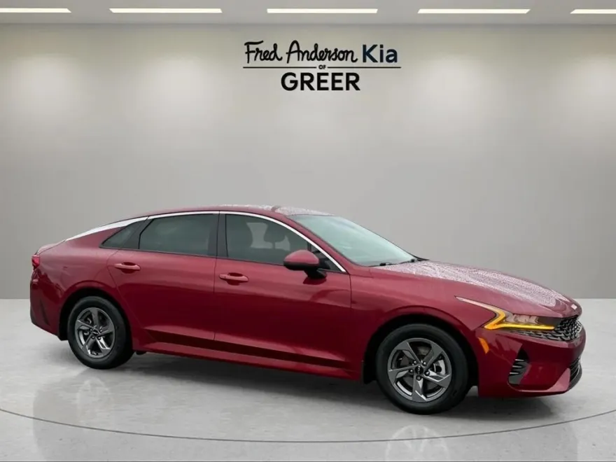 2022 Kia K5 LXS photo 1