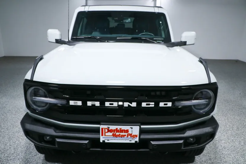 2024 Ford Bronco Outer Banks photo 1