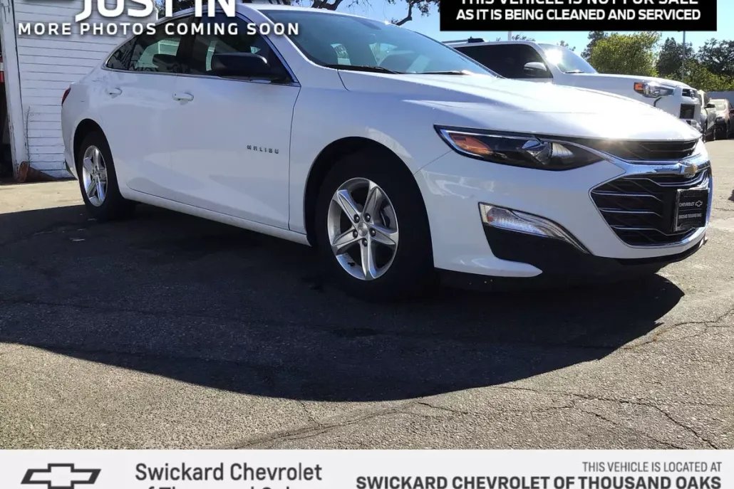 2022 Chevrolet Malibu LS photo 1