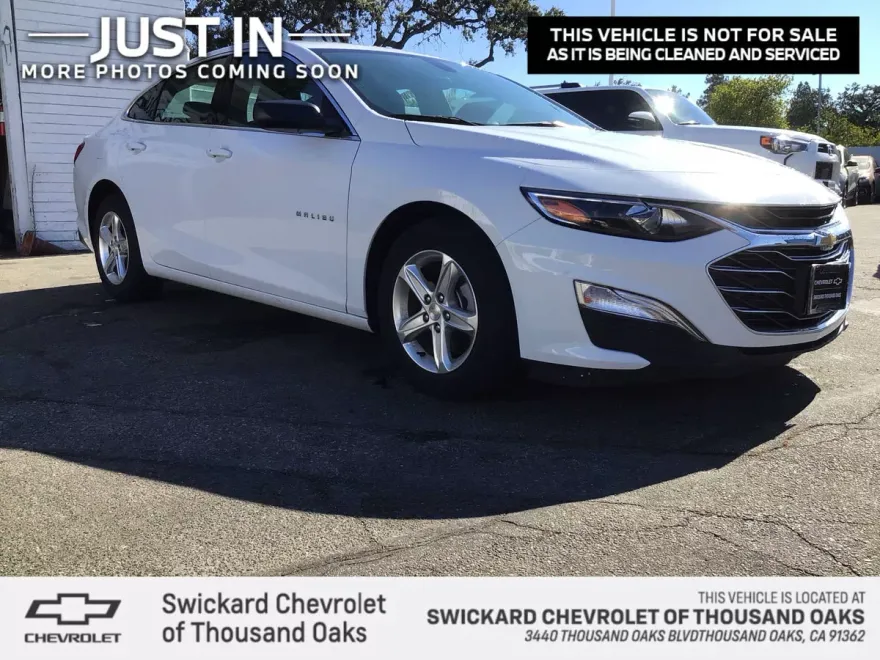 2022 Chevrolet Malibu LS photo 1