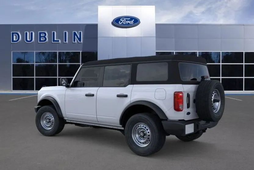 2025 Ford Bronco Base photo 1