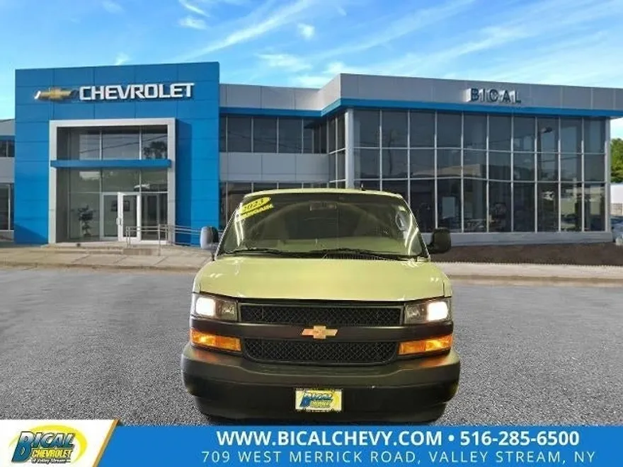 2023 Chevrolet Express Cargo 2500 photo 1