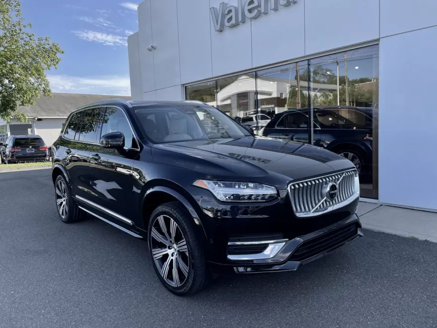 2023 Volvo XC90 AWD Ultimate photo 1