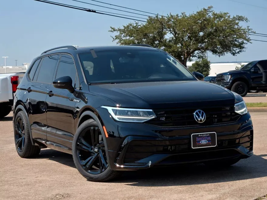 2024 Volkswagen Tiguan SE R-Line Black photo 1