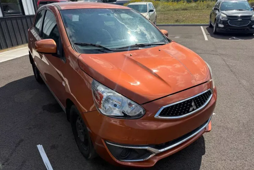 2020 Mitsubishi Mirage SE photo 1