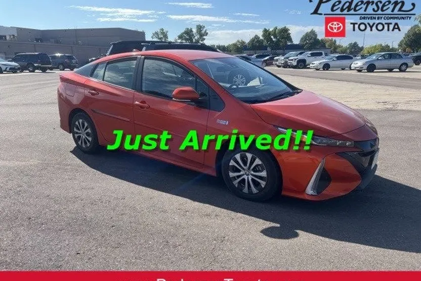 2022 Toyota Prius Prime LE photo 1