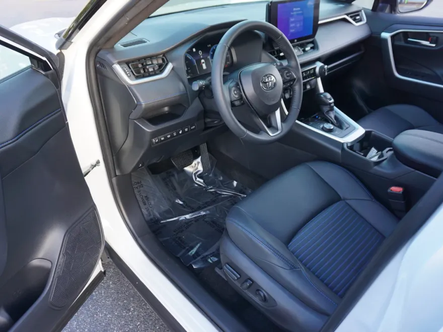 2024 Toyota RAV4 Hybrid XSE photo 1