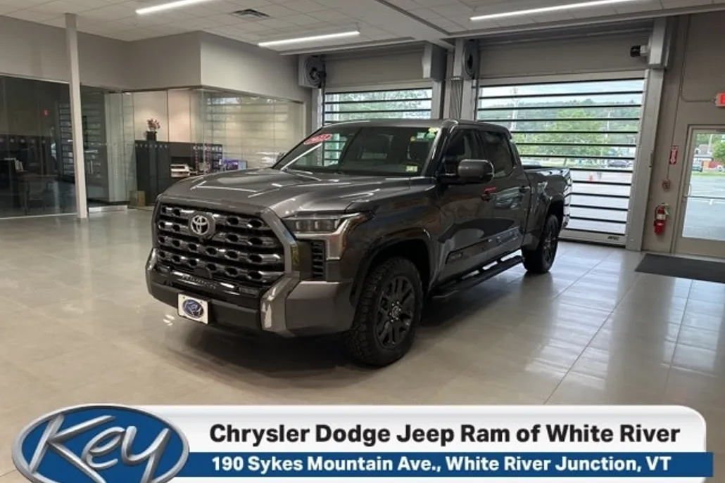 2023 Toyota Tundra Platinum photo 1