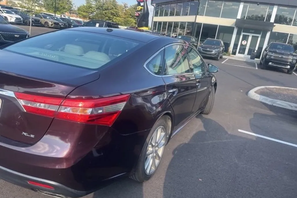 2014 Toyota Avalon XLE Touring photo 1