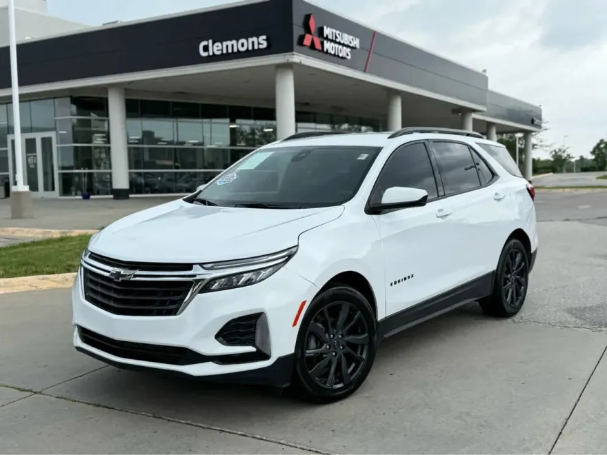 2023 Chevrolet Equinox RS photo 1