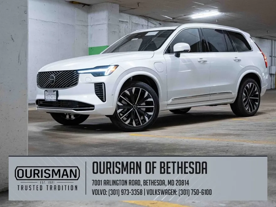 2025 Volvo XC90 T8 Plus photo 1