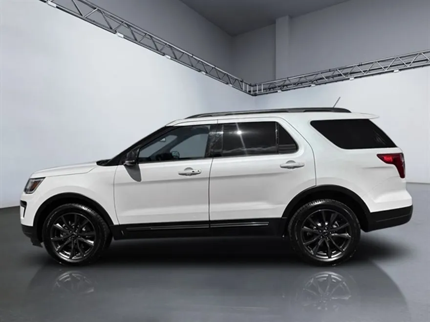 2018 Ford Explorer XLT photo 1
