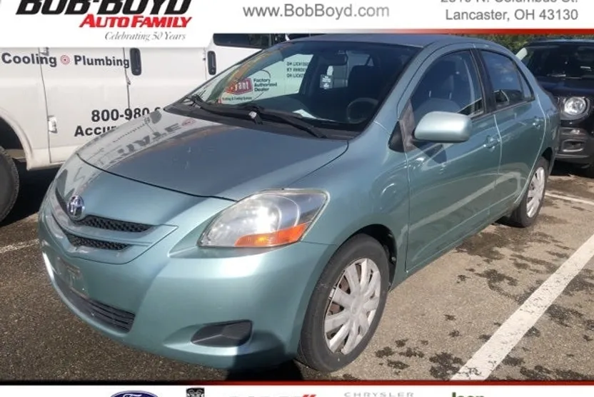 2008 Toyota Yaris Base photo 1