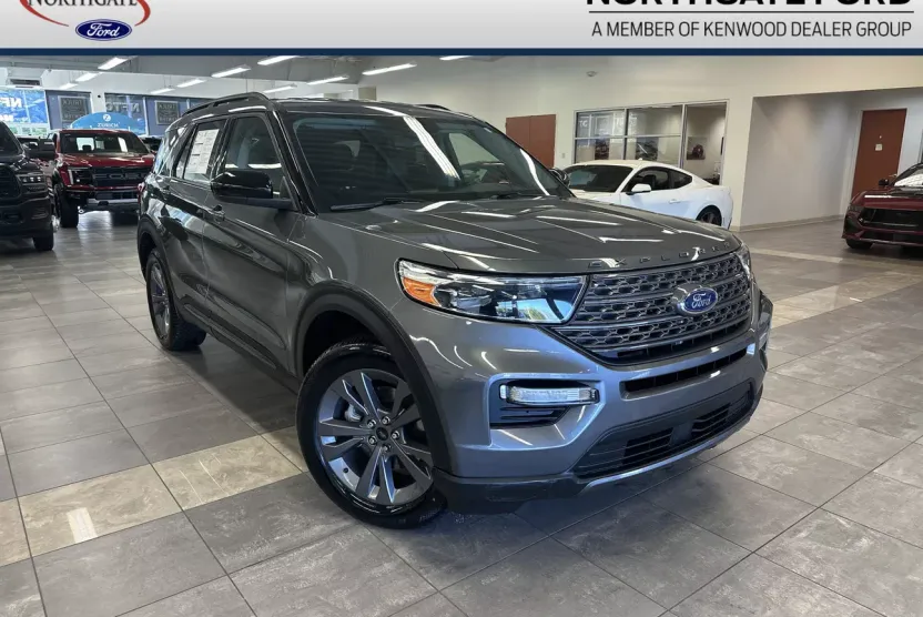 2022 Ford Explorer XLT photo 1