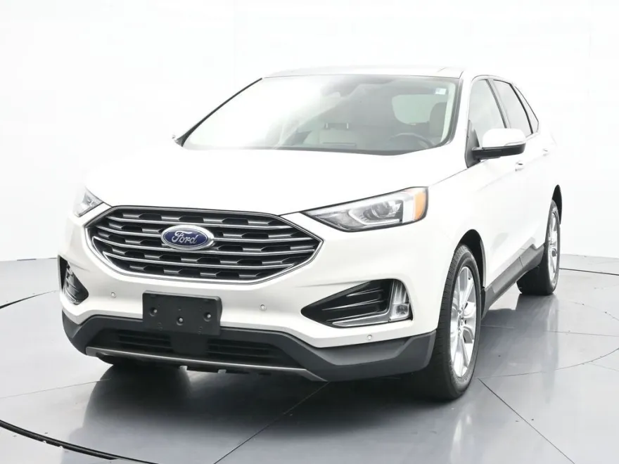 2021 Ford Edge Titanium photo 1