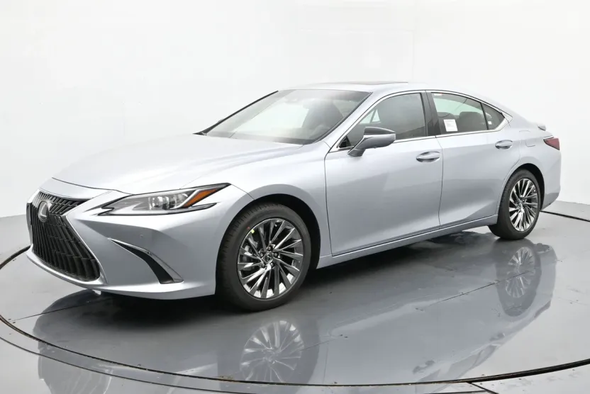 2025 Lexus ES 300h Luxury photo 1