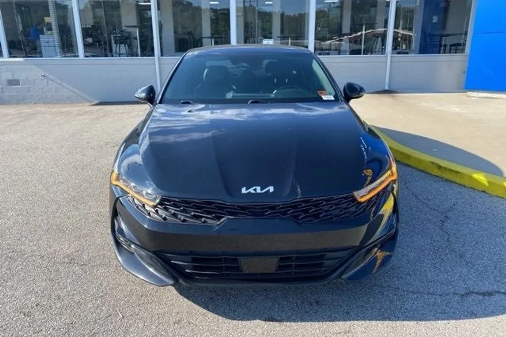 2023 Kia K5 GT-Line photo 1