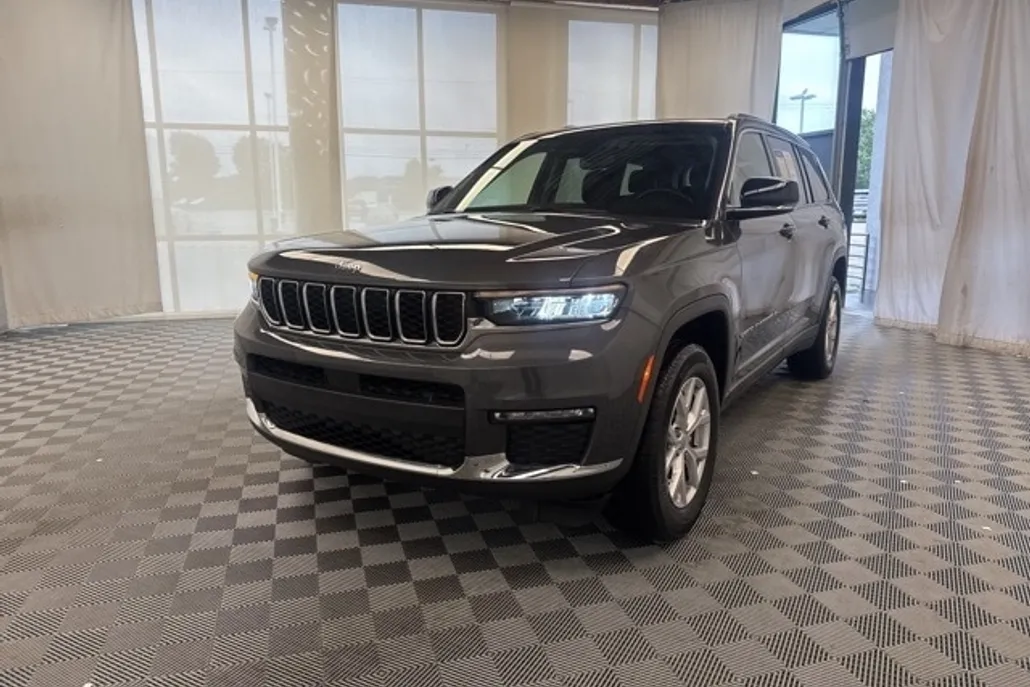 2022 Jeep Grand Cherokee Limited photo 1