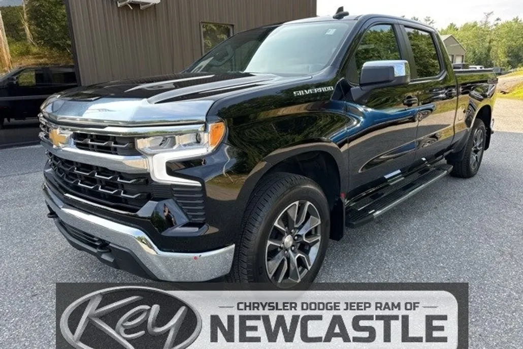 2023 Chevrolet Silverado 1500 LT photo 1