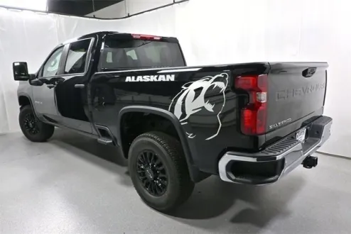 2026 Chevrolet Silverado 2500HD Work Truck photo 3