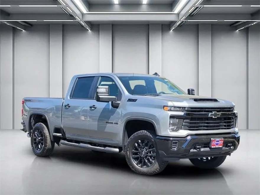 2025 Chevrolet Silverado 2500HD Custom photo 1