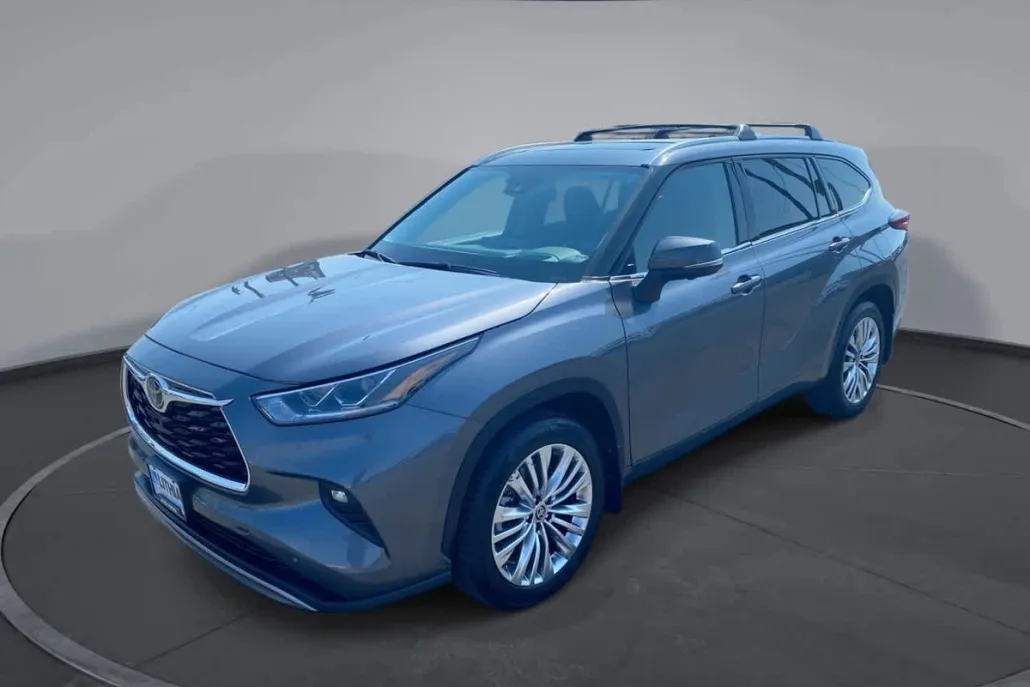 2023 Toyota Highlander Platinum photo 1