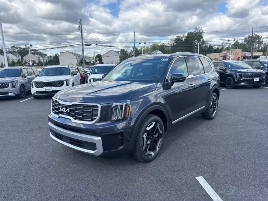 2025 Kia Telluride S photo 1