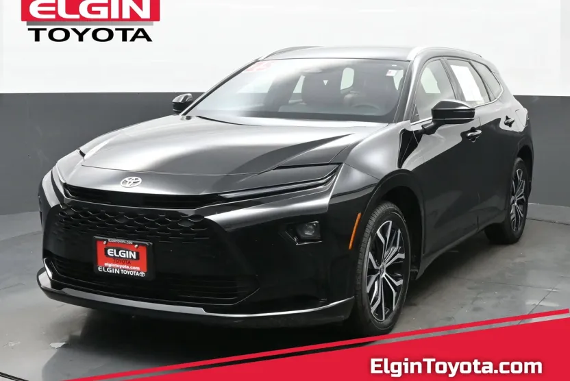 2025 Toyota Crown Signia XLE photo 1